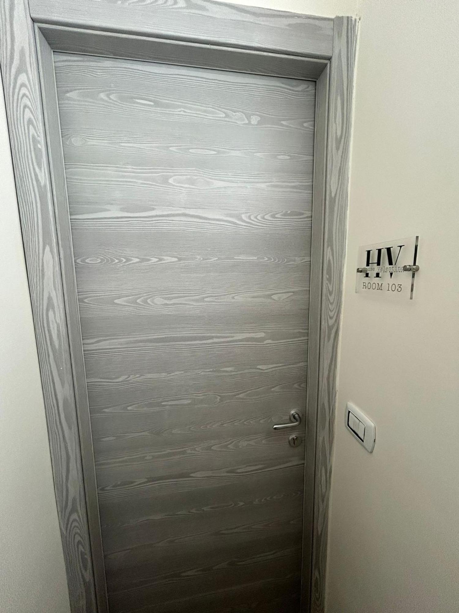 Appartamento Valentino House Vico Mattonelle 48 *